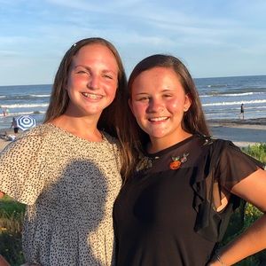 Meet your Posher, Elizabeth